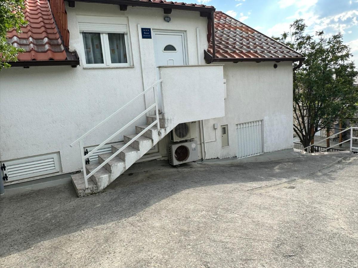 Apartmani Karlobag Exterior foto