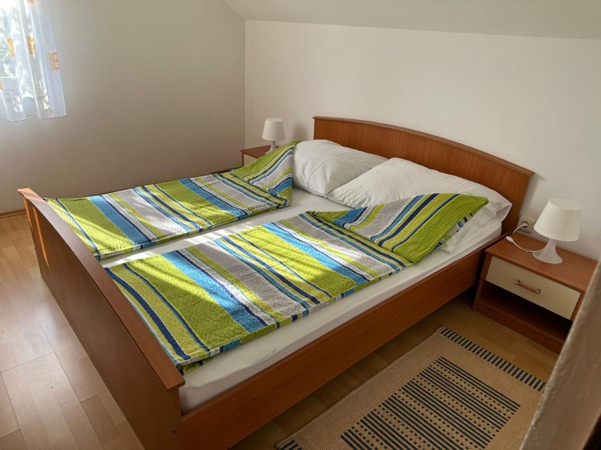 Apartmani Karlobag Exterior foto