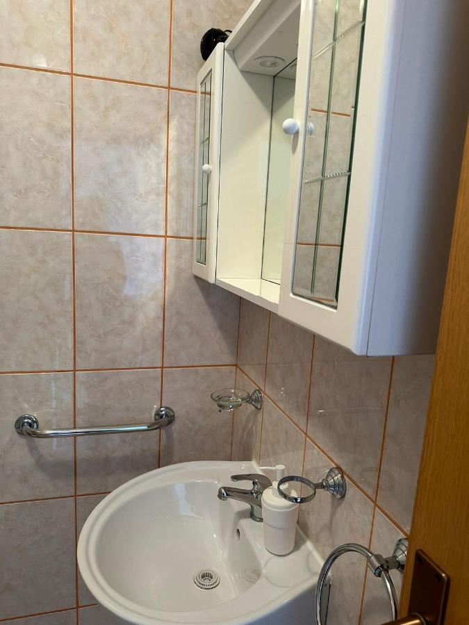 Apartmani Karlobag Exterior foto