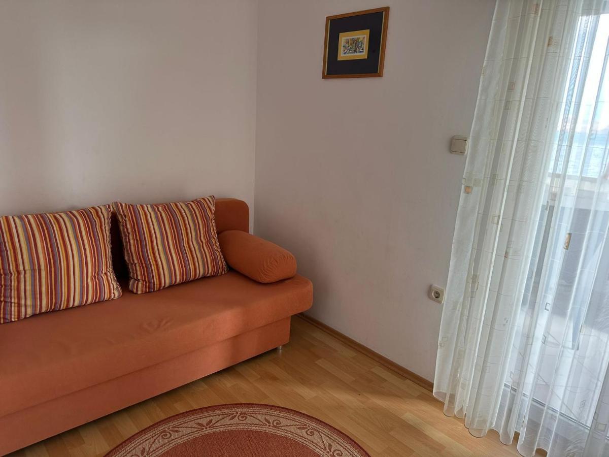 Apartmani Karlobag Exterior foto